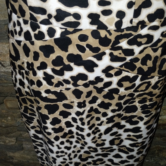 Cache leopard print dress figure flattering ruched waist, perfect condition - Picture 3 of 6